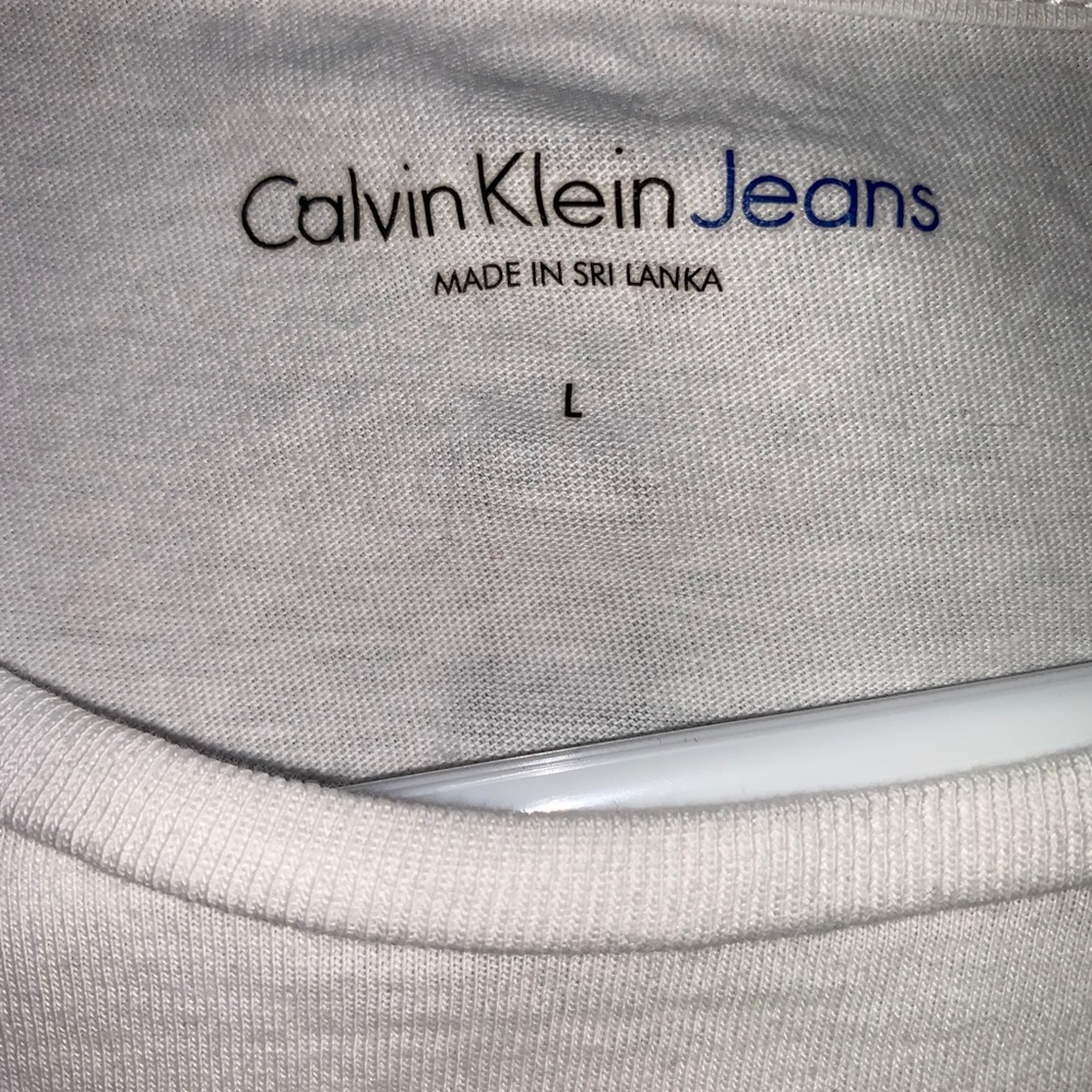 Calvin Klein Tee - Picture 2 of 2